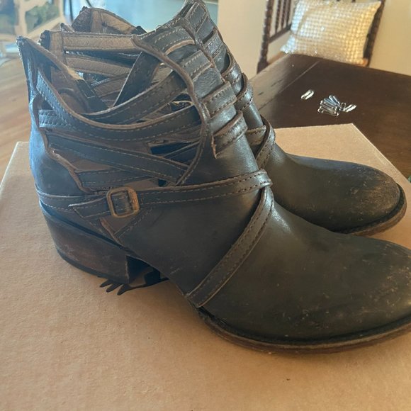 Freebird by Stevens Distressed Stair Ankle boots - Picture 6 of 13